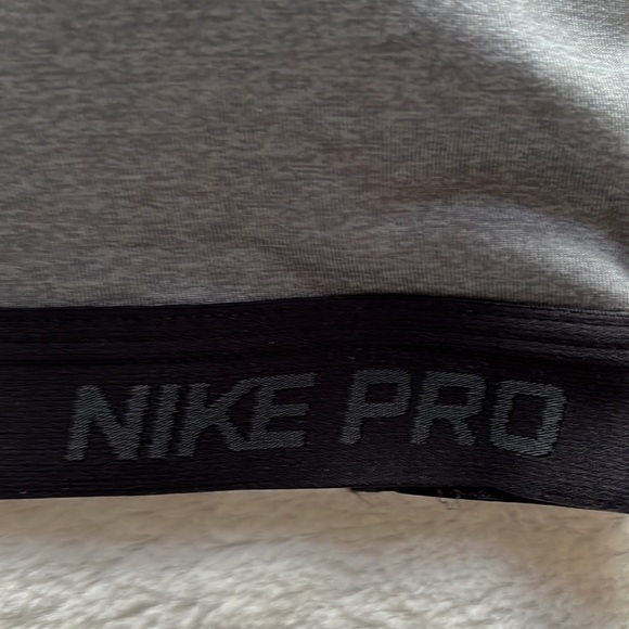 Cute little Nike Sports Bra, new without tags 🏷 - Picture 3 of 5